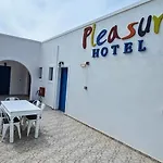 Pleasure Blackbeach Santorini