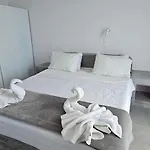 Pleasure Blackbeach Santorini 3* Perissa (Santorini)