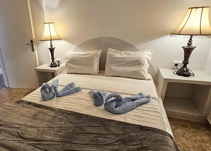 Pleasure Blackbeach Santorini 3* Perissa (Santorini)