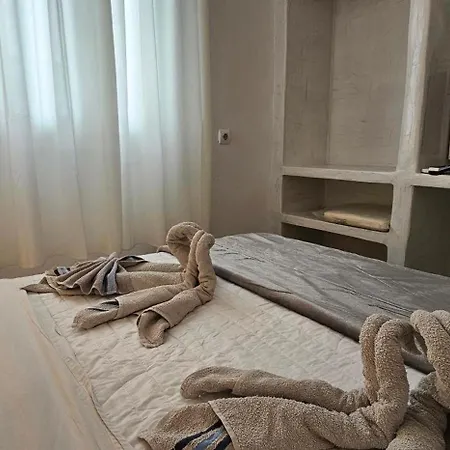 Pleasure Blackbeach Santorini Perissa (Santorini)