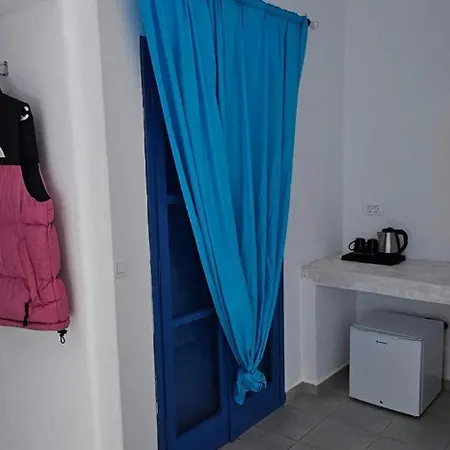 Pleasure Blackbeach Santorini 3*