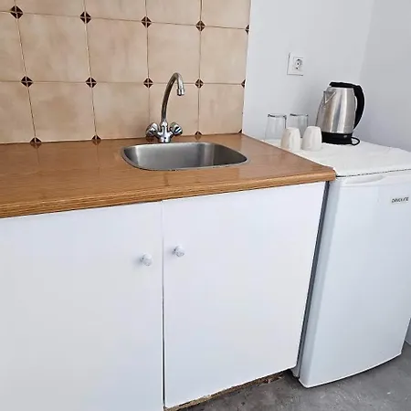 Guest house Pleasure Blackbeach Santorini 3*