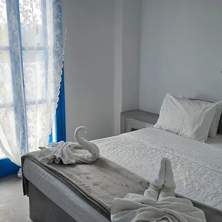 Pleasure Blackbeach Santorini Guest house