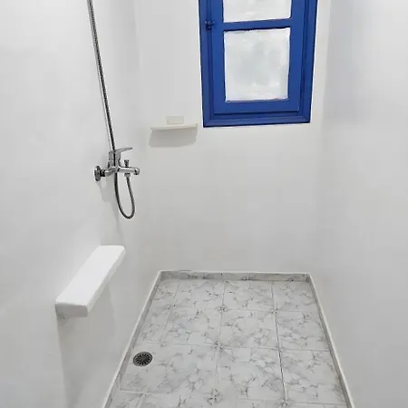 Pleasure Blackbeach Santorini 게스트하우스 3*