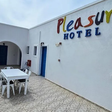 Pleasure Blackbeach Santorini