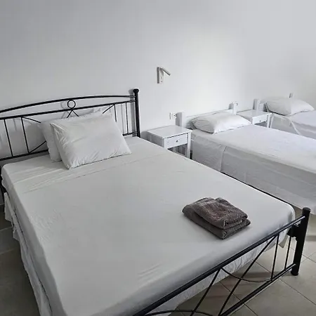 게스트하우스 Pleasure Blackbeach Santorini 3*