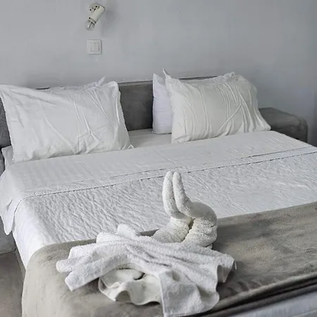게스트하우스 Pleasure Blackbeach Santorini 3*