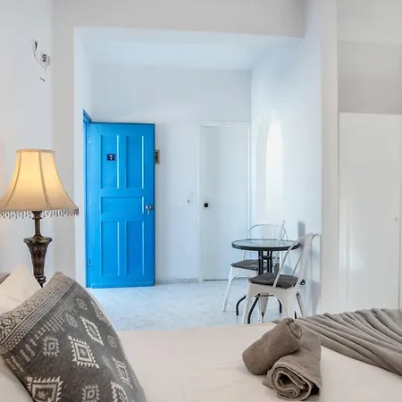 Pleasure Blackbeach Santorini 3*