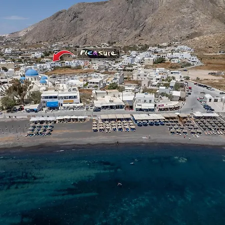 Pleasure Blackbeach Santorini