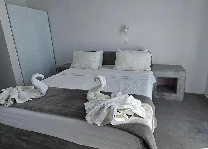 Pleasure Blackbeach Santorini Περίσσα