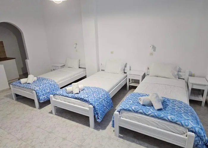 Pleasure Blackbeach Santorini 게스트하우스 3*