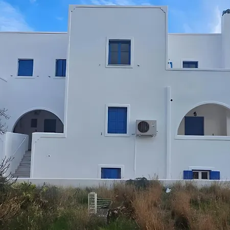 Pleasure Blackbeach Santorini Konukevi 3*