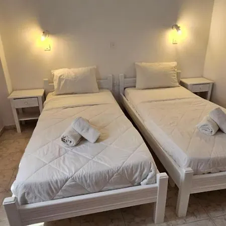 Гостевой дом Pleasure Blackbeach Santorini 3*