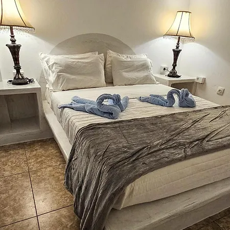 Pleasure Blackbeach Santorini Перисса