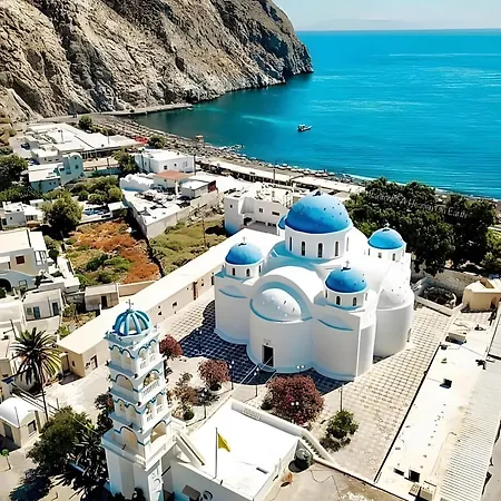 Гостевой дом Pleasure Blackbeach Santorini 3*