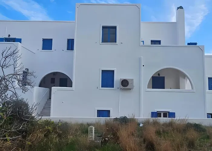 Pleasure Blackbeach Santorini ゲストハウス 3*