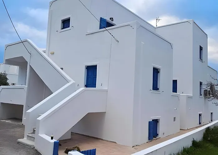 Pleasure Blackbeach Santorini ペリッサ