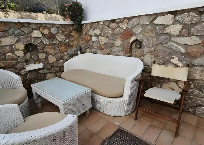 Konukevi Pleasure Blackbeach Santorini