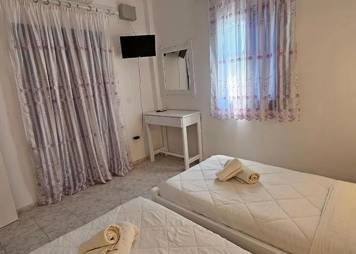 Pleasure Blackbeach Santorini ペリッサ