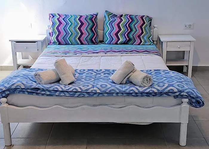 ゲストハウス Pleasure Blackbeach Santorini ペリッサ