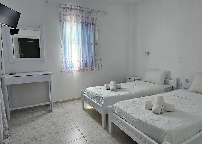 Pleasure Blackbeach Santorini ゲストハウス 3*