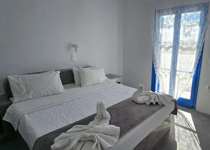 Pleasure Blackbeach Santorini 3*