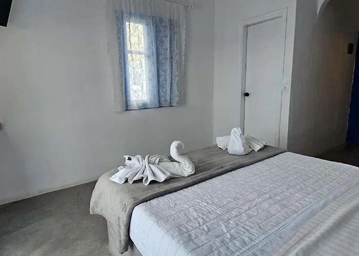 Pleasure Blackbeach Santorini 3*