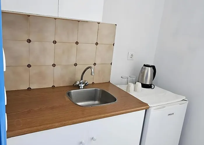 Pleasure Blackbeach Santorini ペリッサ