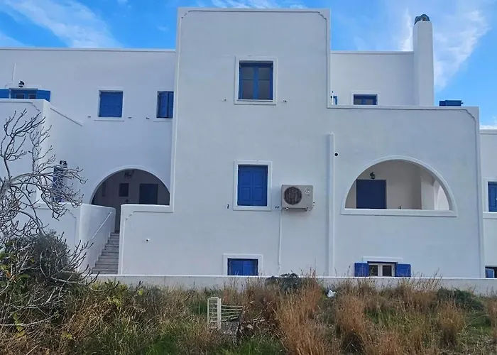 Konukevi Pleasure Blackbeach Santorini 3*