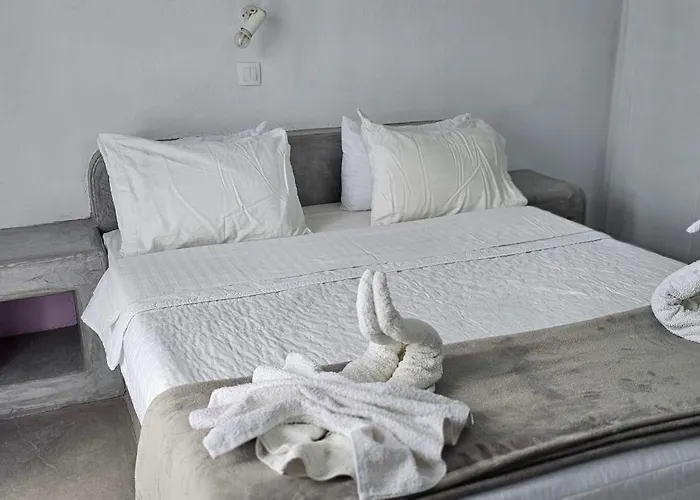 Pleasure Blackbeach Santorini ゲストハウス 3*