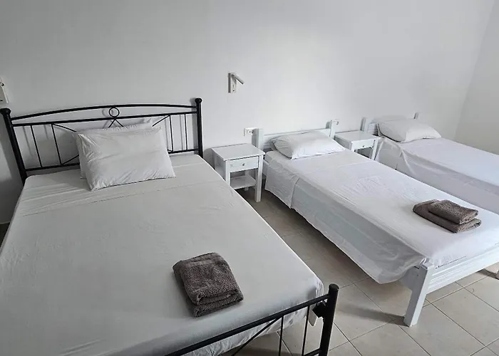 Pleasure Blackbeach Santorini ペリッサ