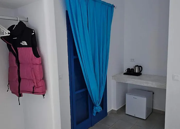 Pleasure Blackbeach Santorini 3*