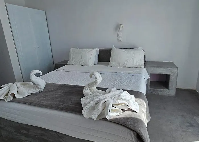 Konukevi Pleasure Blackbeach Santorini 3*